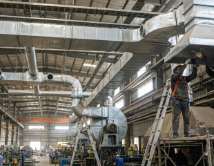 Kích thước ống gió nên tính theo lưu lượng và vận tốc